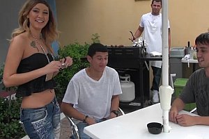 中国怪物大屌丰满大屁股